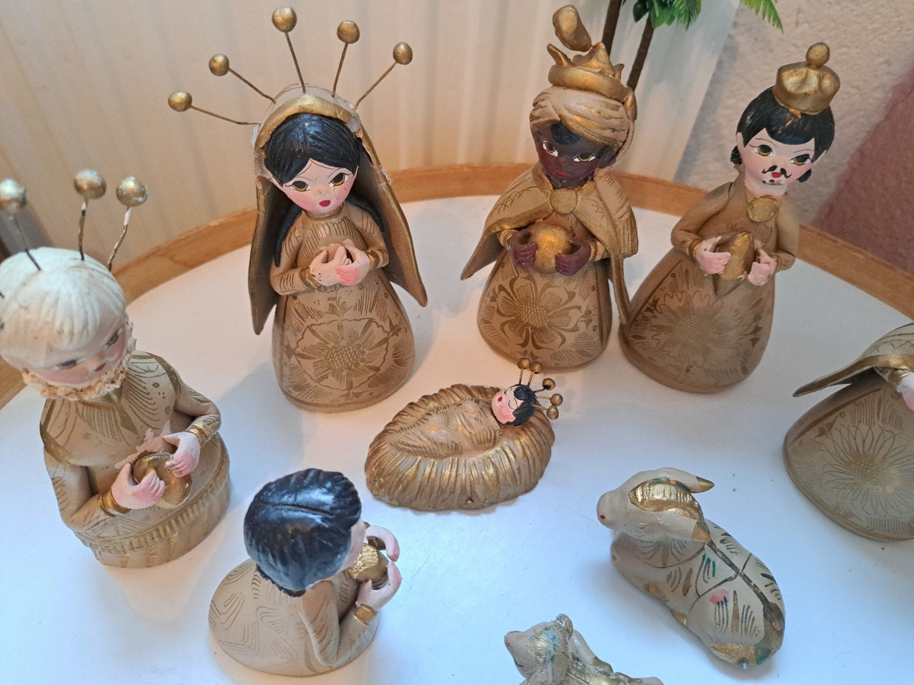 Alle Dekorationen: Krippenfiguren Ton mit Palmen, goldfarben – Gebraucht aus Zufikon von Dysundas 4