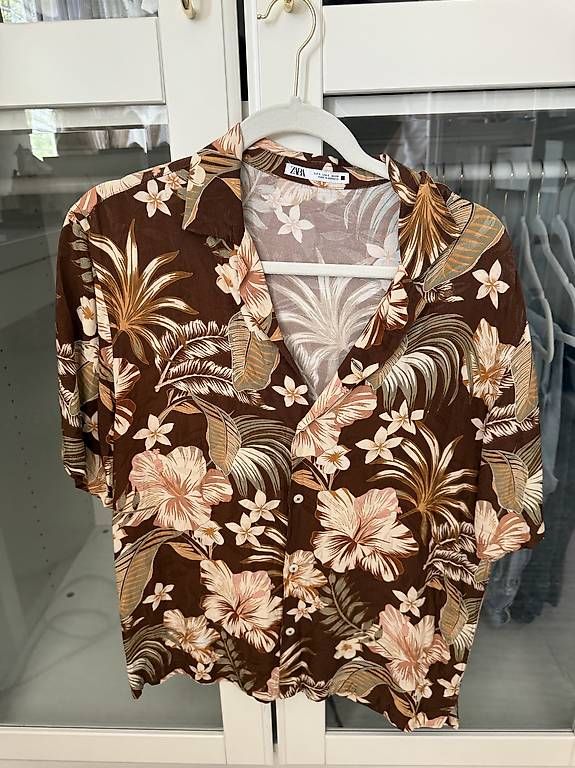 Camicette: ZARA BLUMEN-HEMD – Usato da Winterthur venduto da fij_f65r
