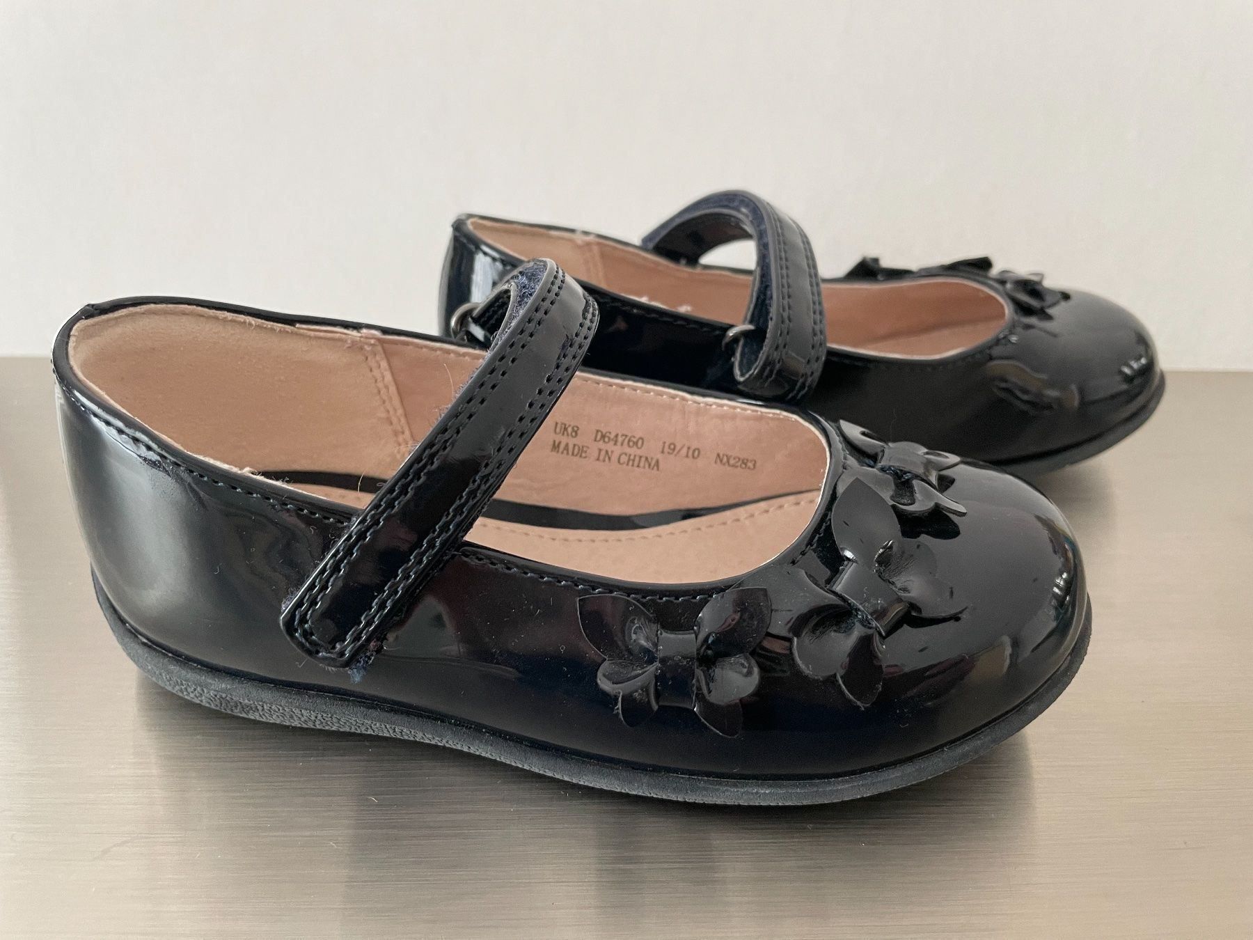 Next Schuhe für Mädchen: Riemchenschuhe Next Gr. 25,5 – Gebraucht aus Glattpark(Opfikon) von Glatt19 1