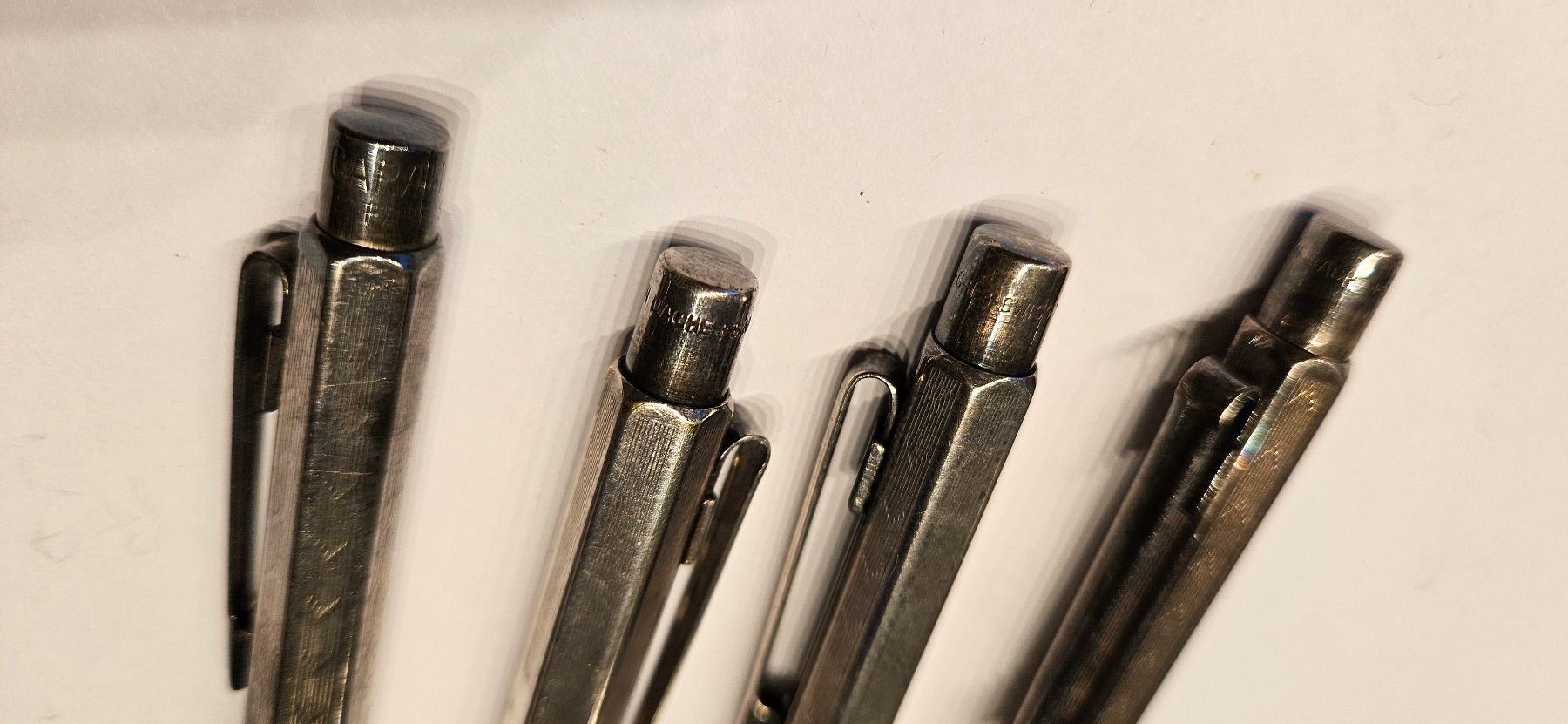 Caran D'Ache Stifte & Marker: 4 Stk Kugelschreiber SILBER – Gebraucht aus ZIHLSCHLACHT von Raja9 8