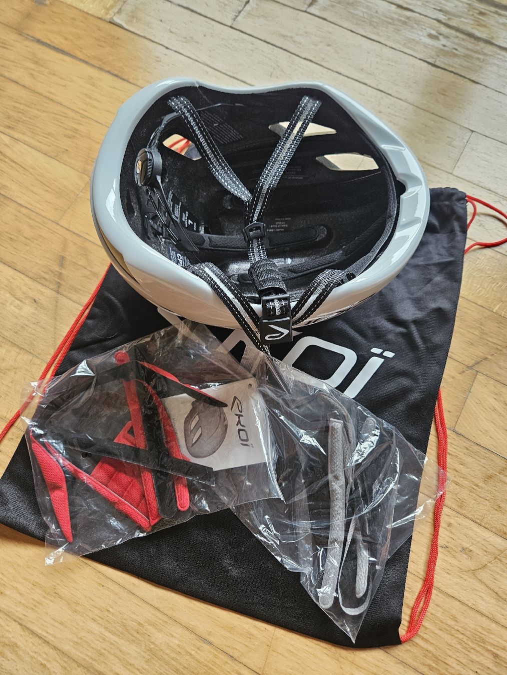 Helme: EKOI AR14 Aero Helm – Neu und originalverpackt aus Zürich von Cyclemaniac 2