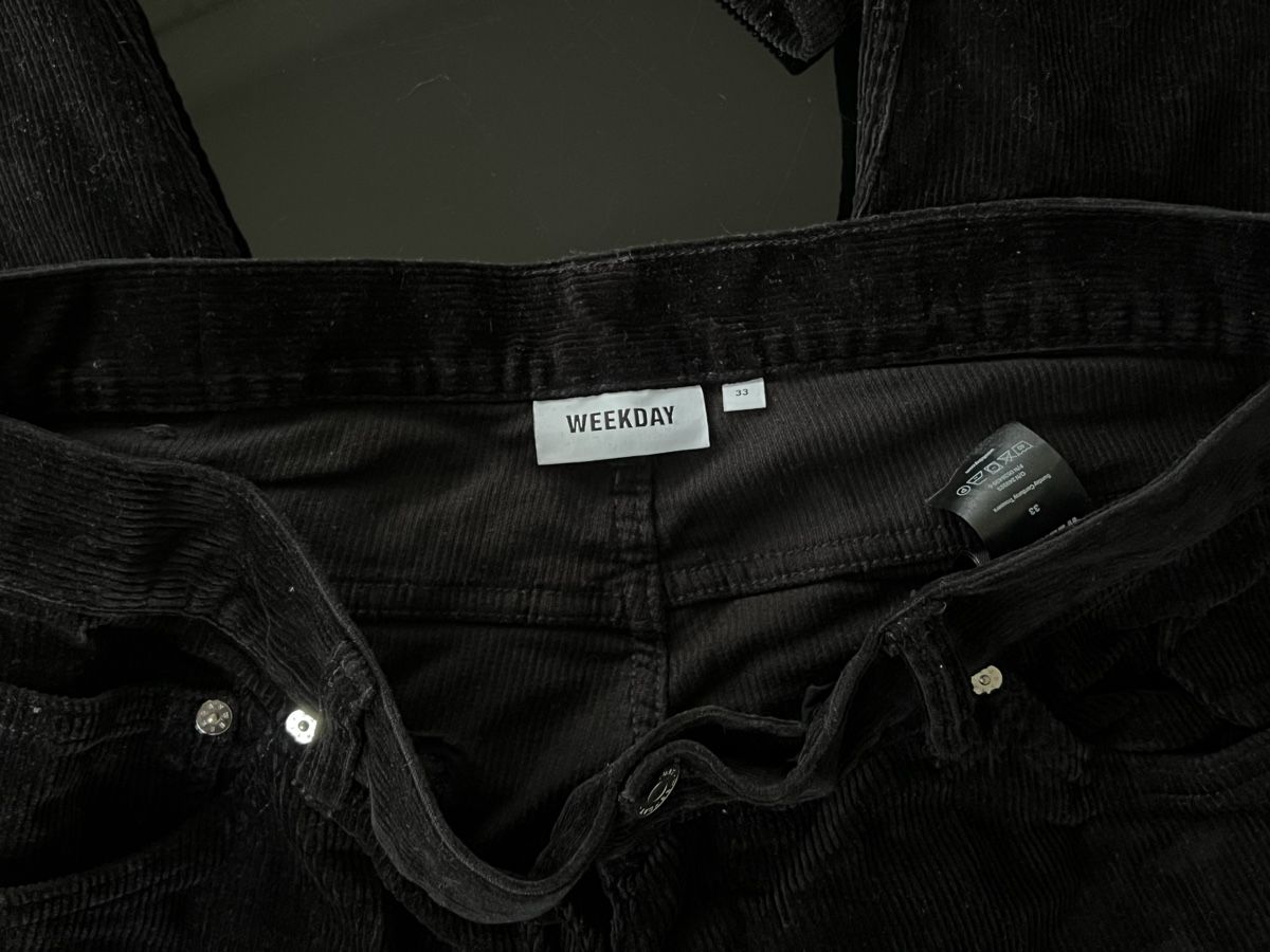 Weekday Pantaloni: Weekday pants corduroy – Usato da Renens VD venduto da ale_q6bz 3