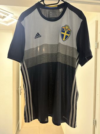 maillot Suède XL neuf
