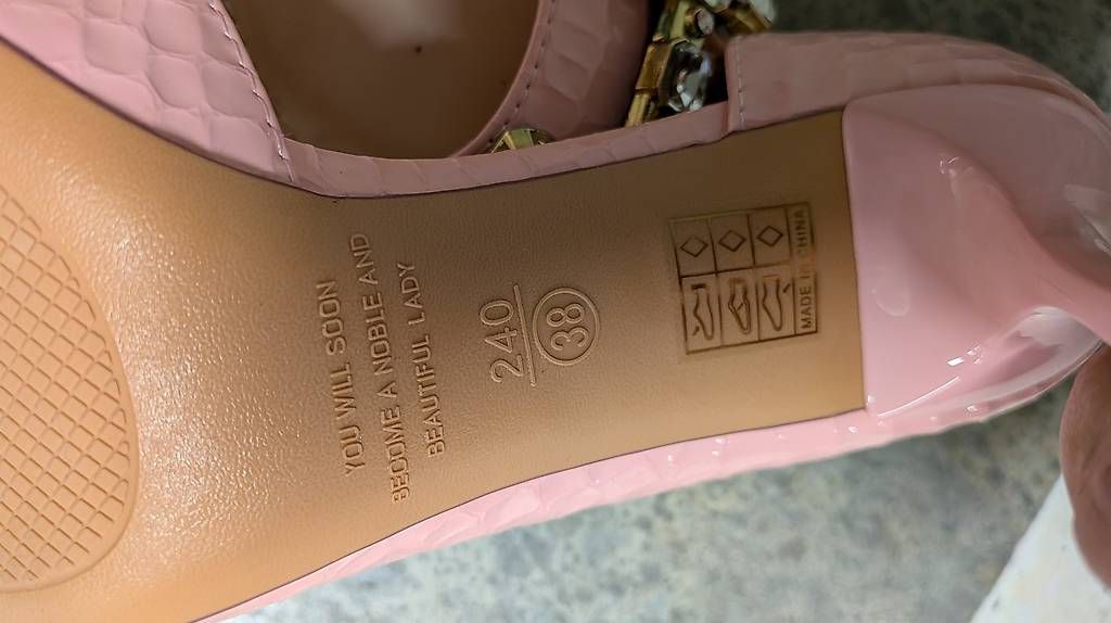 Chaussures femmes: Damen Schuhe Gr 38 – D'occasion à Wattenwil par karinschaw 1