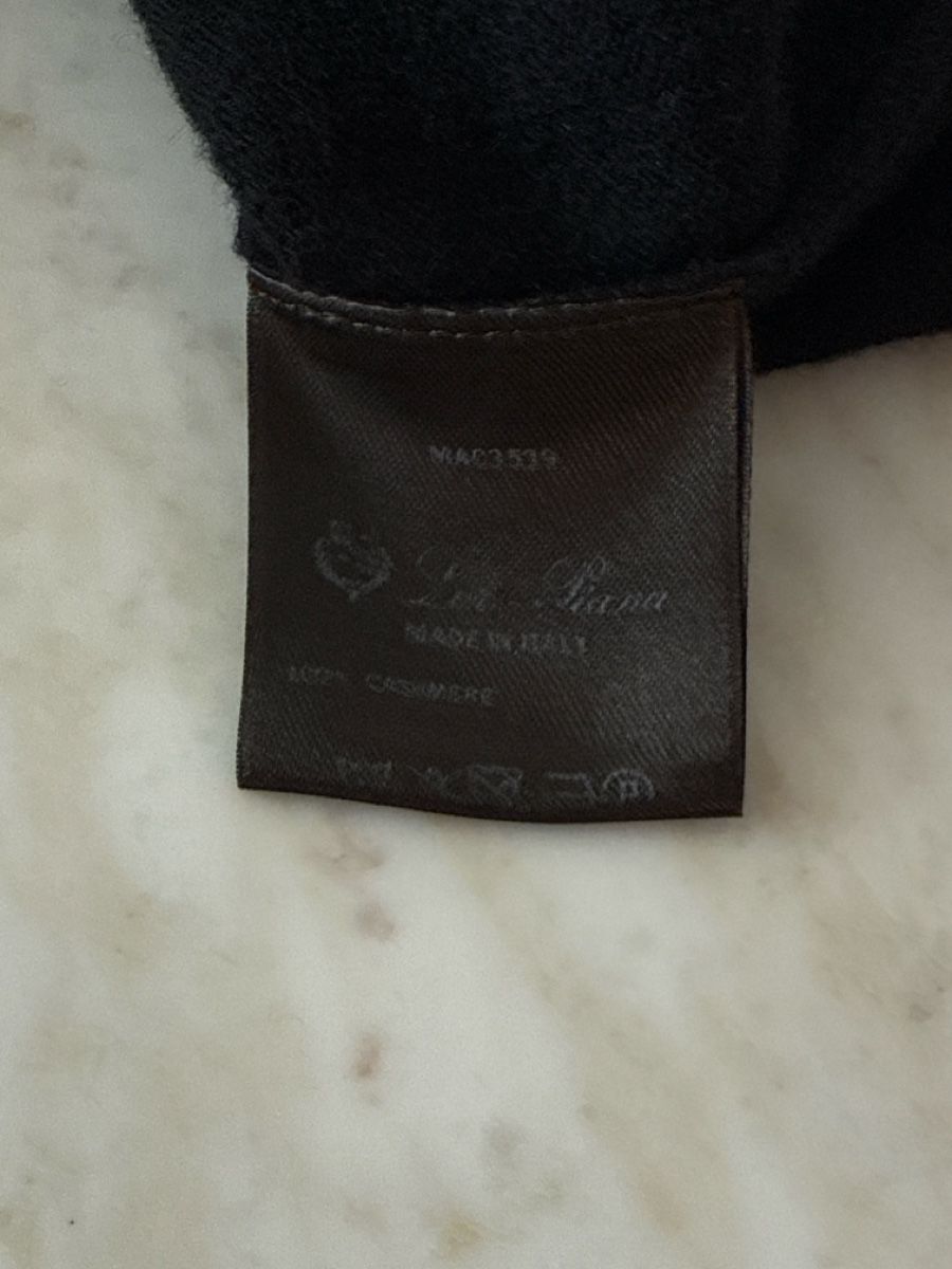 Loro Piana Maglioni & Felpe: Loro Piana Black V neck 54 – Nuovo (secondo la descrizione) da Bissone venduto da luxuryitems 3