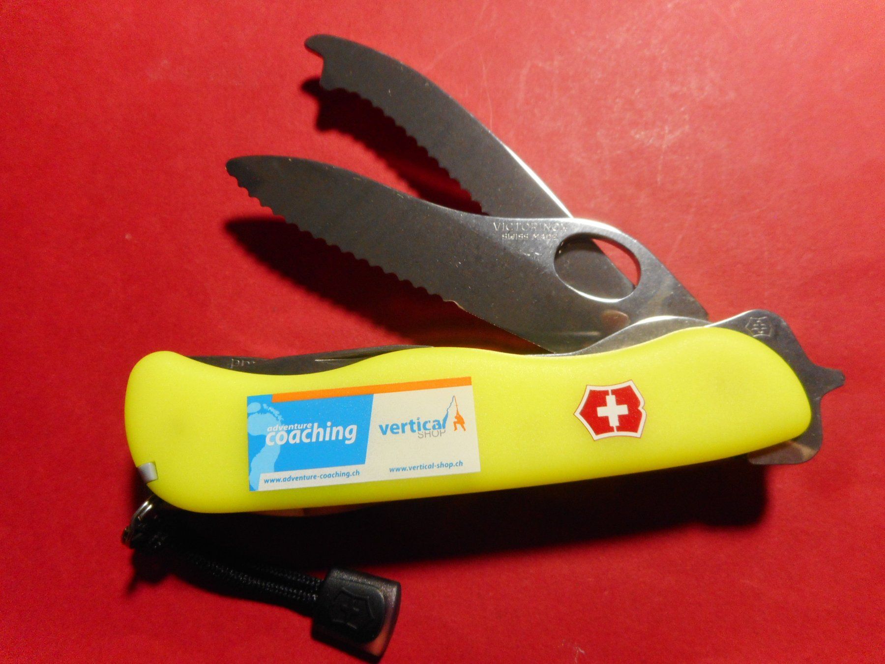 Victorinox Coltelli tascabile: Victorinox  RescueTool  vertical – Nuovo (secondo la descrizione) da Rotkreuz venduto da Hubbil