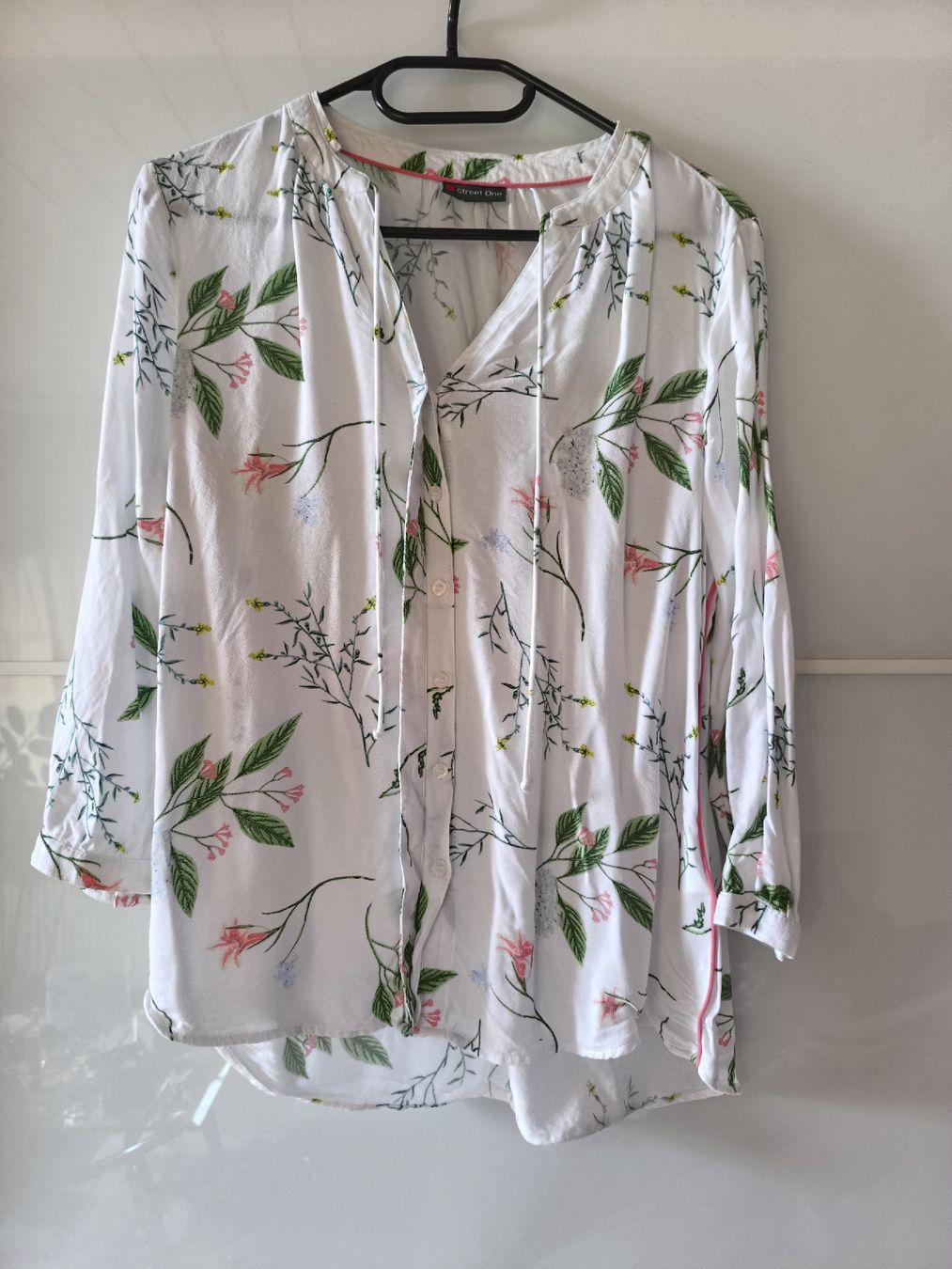 Camicette: Bluse mit Blumendruck von Street One – Usato da Fischbach LU venduto da BuBri