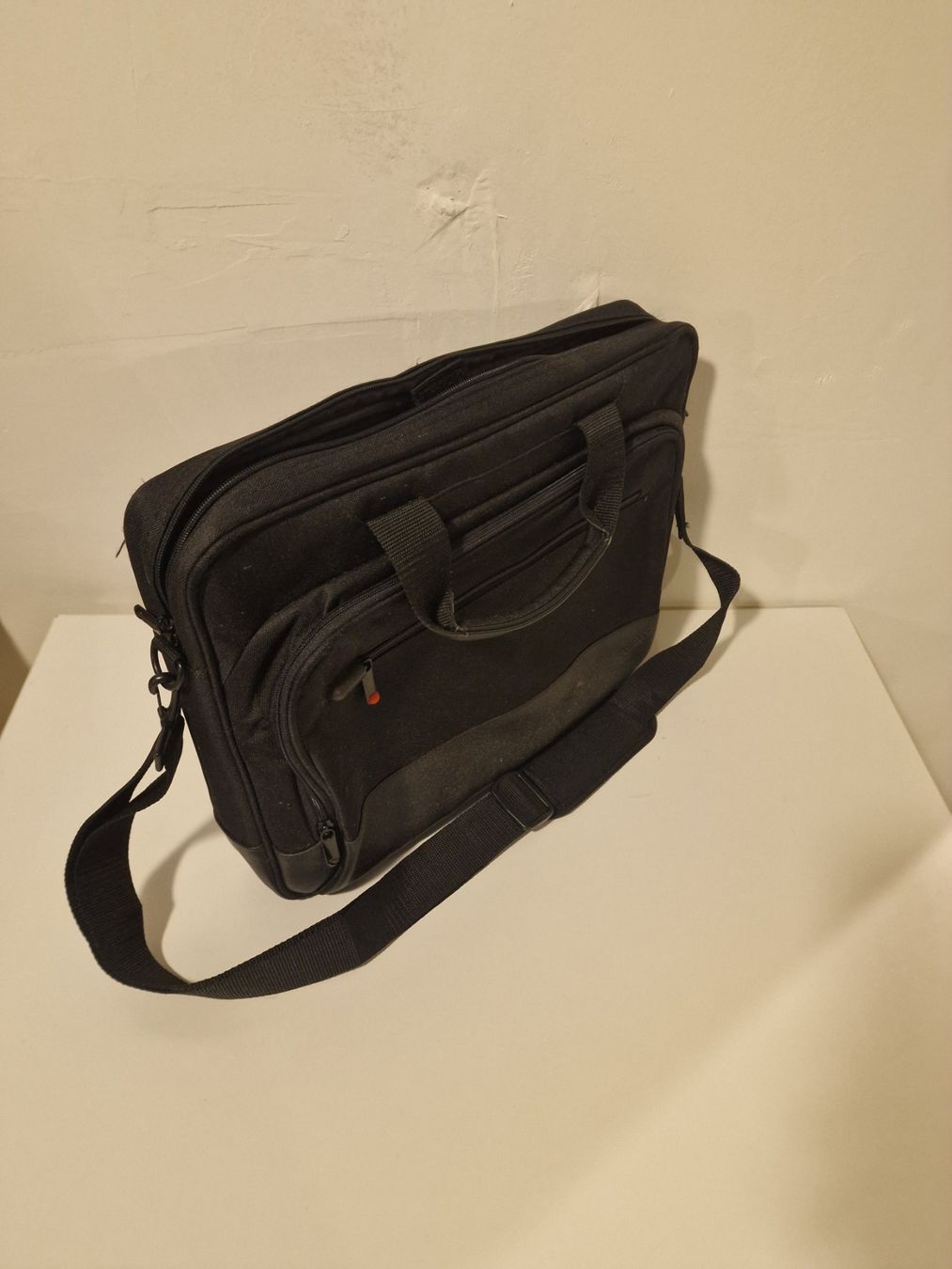 Borse: Schwarze Laptoptasche / Notebooktasche - Top Zustand! – Usato da Zürich venduto da 4kids