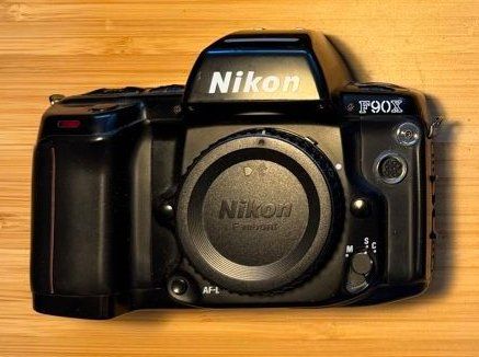 Nikon Appareil photo: Nikon F90X – D'occasion à Zürich par SalernoElia