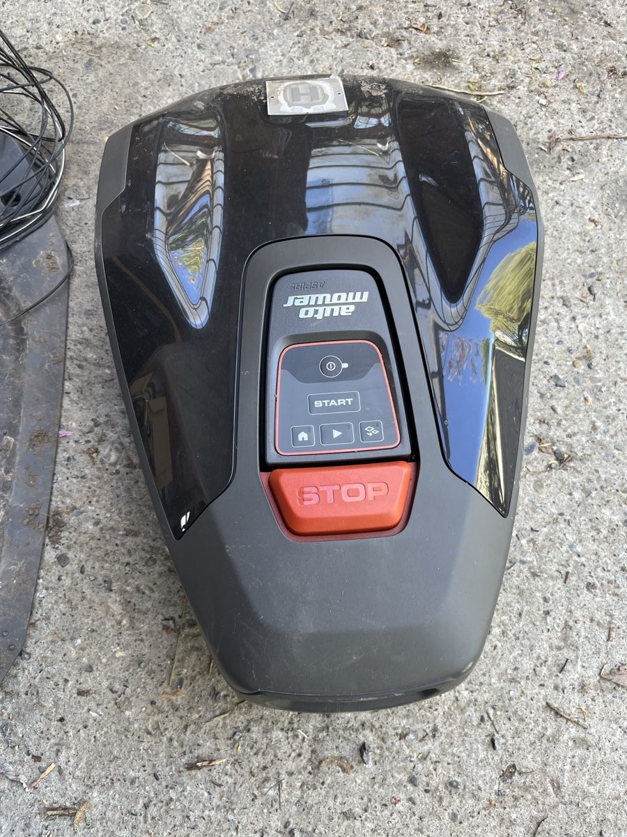 Husqvarna Tagliaerba: Rasenmähroboter Husqvarna Aspire R4 – Usato da Oetwil am See venduto da Batschel