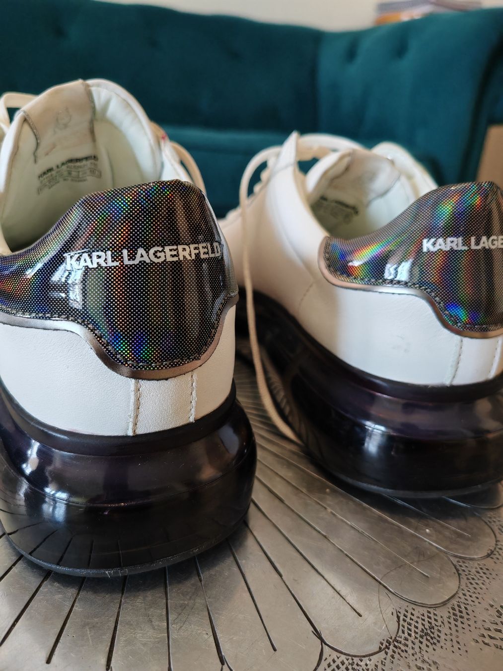 Herrenschuhe: Baskets Karl Lagerfeld blanches pointure 43 – Gebraucht aus Basel von ICI-CHEZ-NOUS