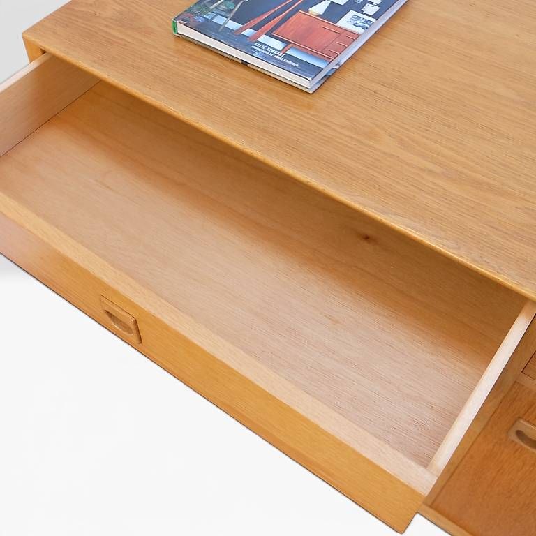Cassettiere: Mid Century danish oak Sideboard by Brouer – Usato da basel venduto da vintory.ch 4