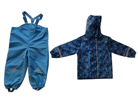 Regenjacke und Hose in blau Gr. 98/104
