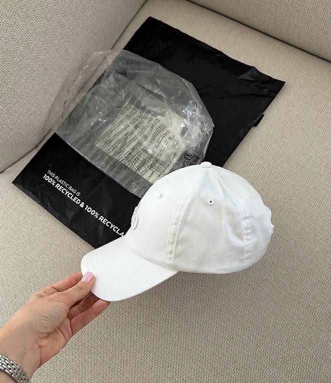 Alo Yoga Chapeaux, bonnets & casquettes: Alo Off-Duty Cap weiss neu – D'occasion à Lachen SZ par dar_hjg9 3