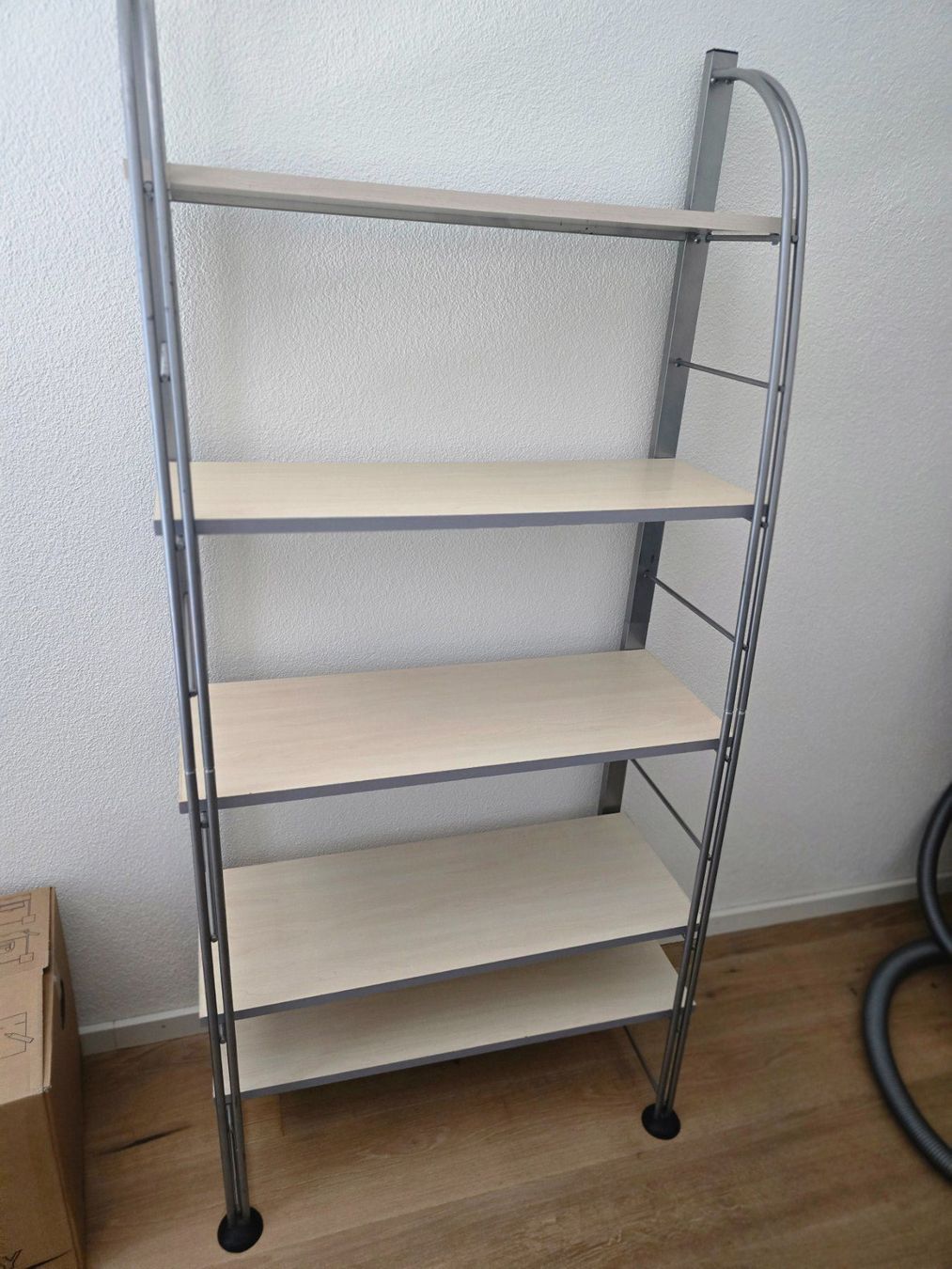 Étagères: Regal mit 5 Brettern Metall Holzoptik gebraucht – D'occasion à Cham par mar_7xjb