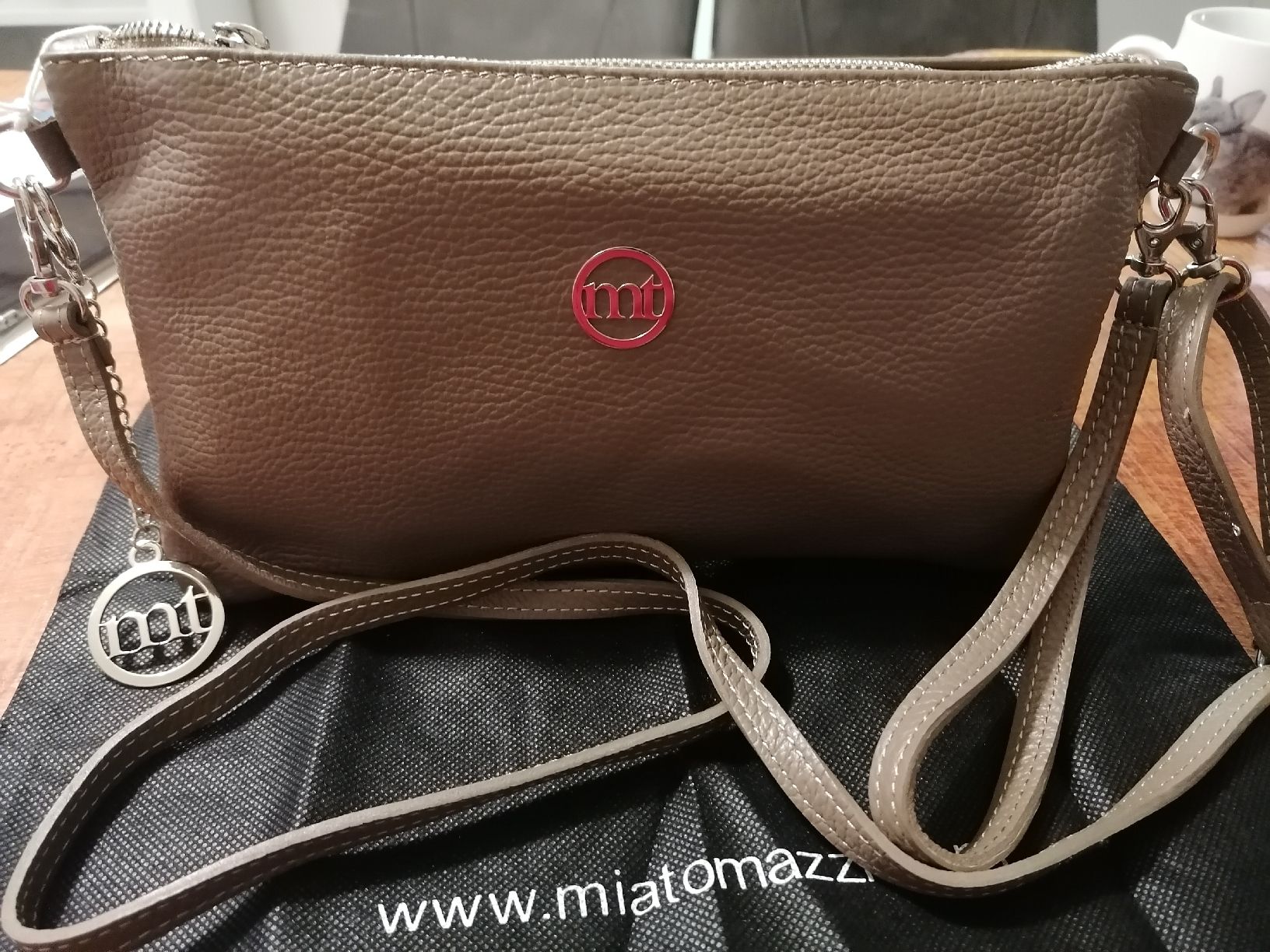 Taschen für Damen: Leder Tasche Mia Tomazzi neu – Neu und originalverpackt aus Sempach von .1SecondBrands. 1