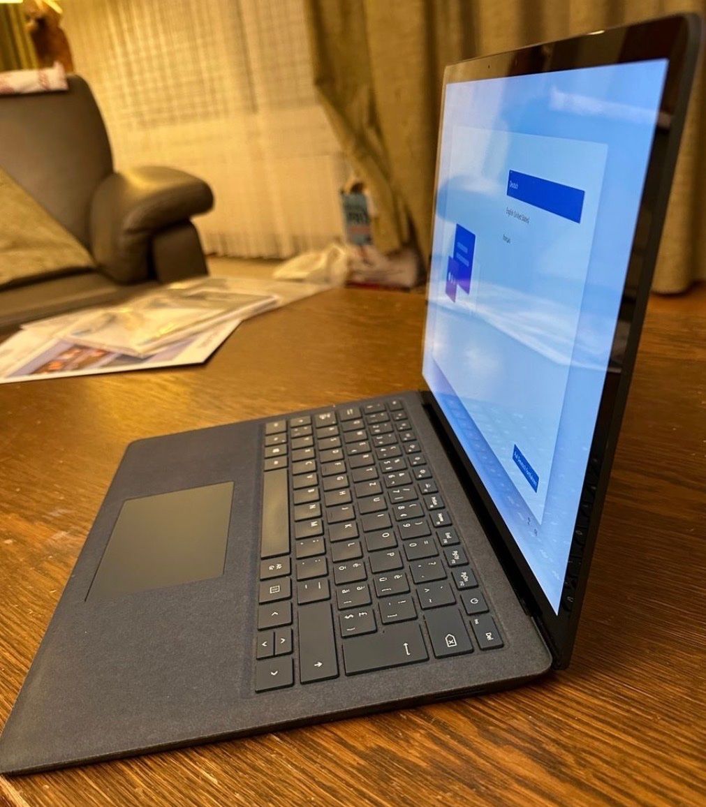 Microsoft Notebook: Microsoft Surface Laptop 2, 13.5", i5, 256GB SSD, Win11 Home – Usato da Mellingen venduto da Guilhermefurlan 1