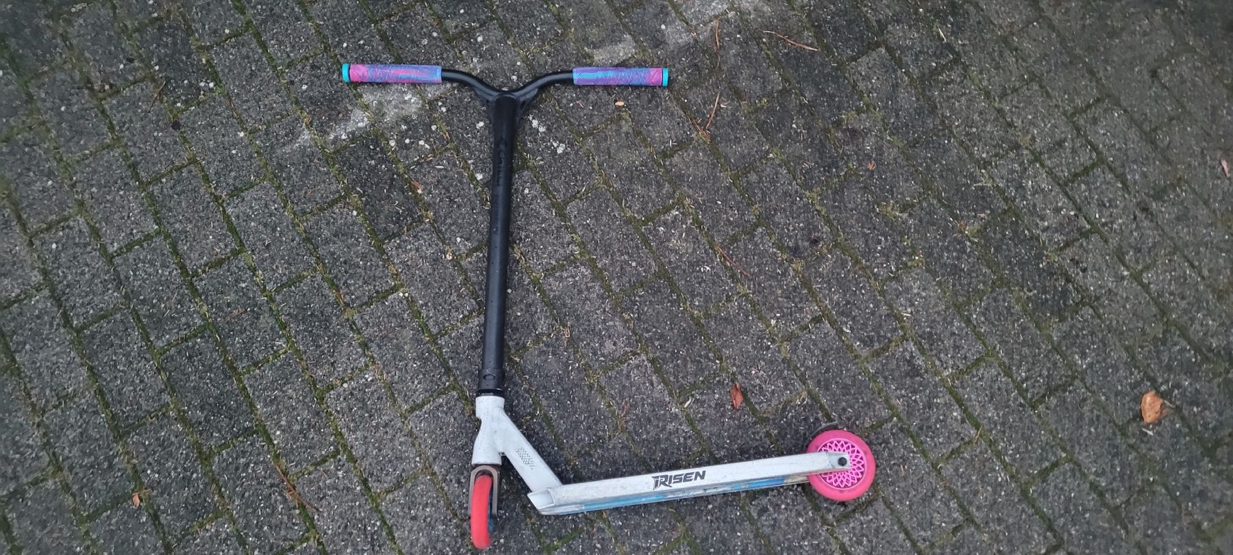Chilli Kickboard: Chilli Stunt-Scooter weiss/pink – Usato da Huttwil venduto da der.egli_
