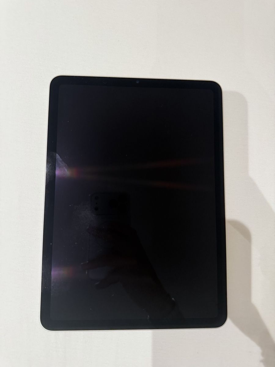 Apple Tablet PC: iPad Air 5th Generation – Usato da St. Gallen venduto da bog_m92j 1
