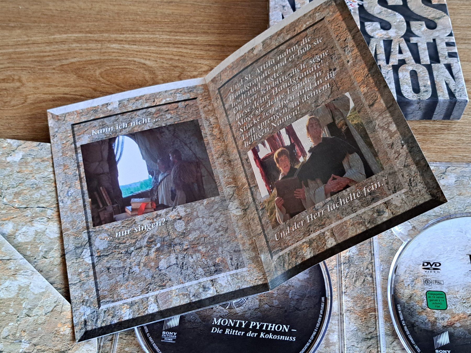 Alle DVDs: Die Ritter der Kokosnuss, Monty Python and the holy Grail – Neu (gemäss Beschreibung) aus Unterseen von Kanica 6