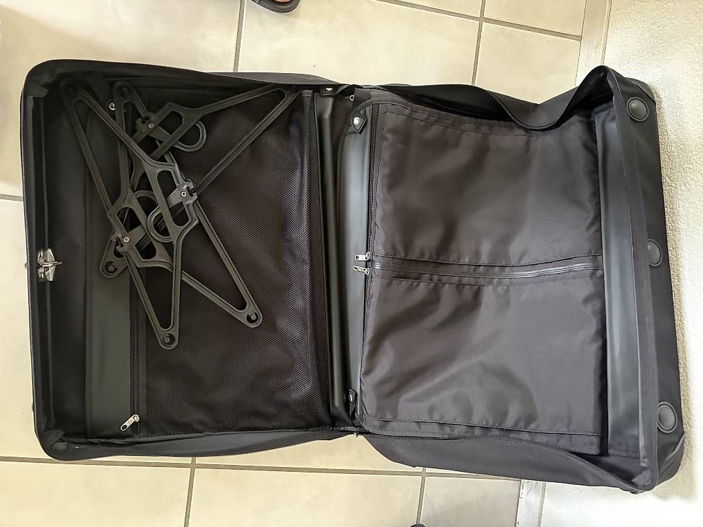 Valigie: SAMSONITE  Kleiderkoffer schwarz – Usato da Adlikon B. Regensdorf venduto da sar_g6kn 2