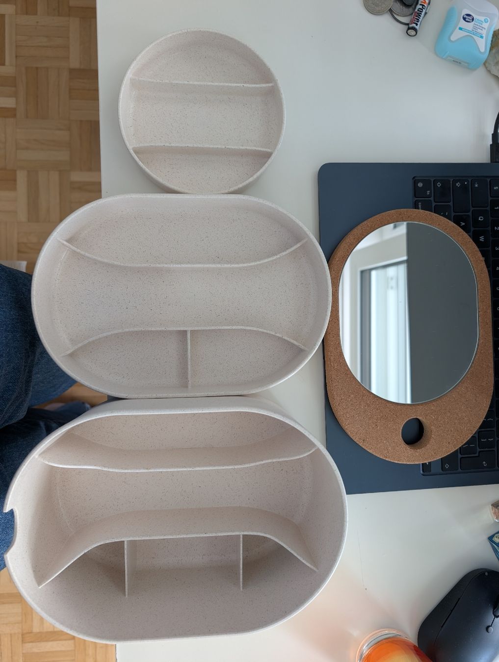 Portagioie: Unique oval vanity organizer with mirror, 3-tier storage. – Usato da Basel venduto da jia_2wl9