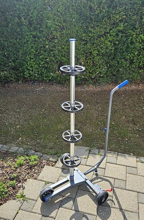 Cassette degli attrezzi: Felgenbaum mit Rädern – Usato da Winterthur venduto da Zug1982