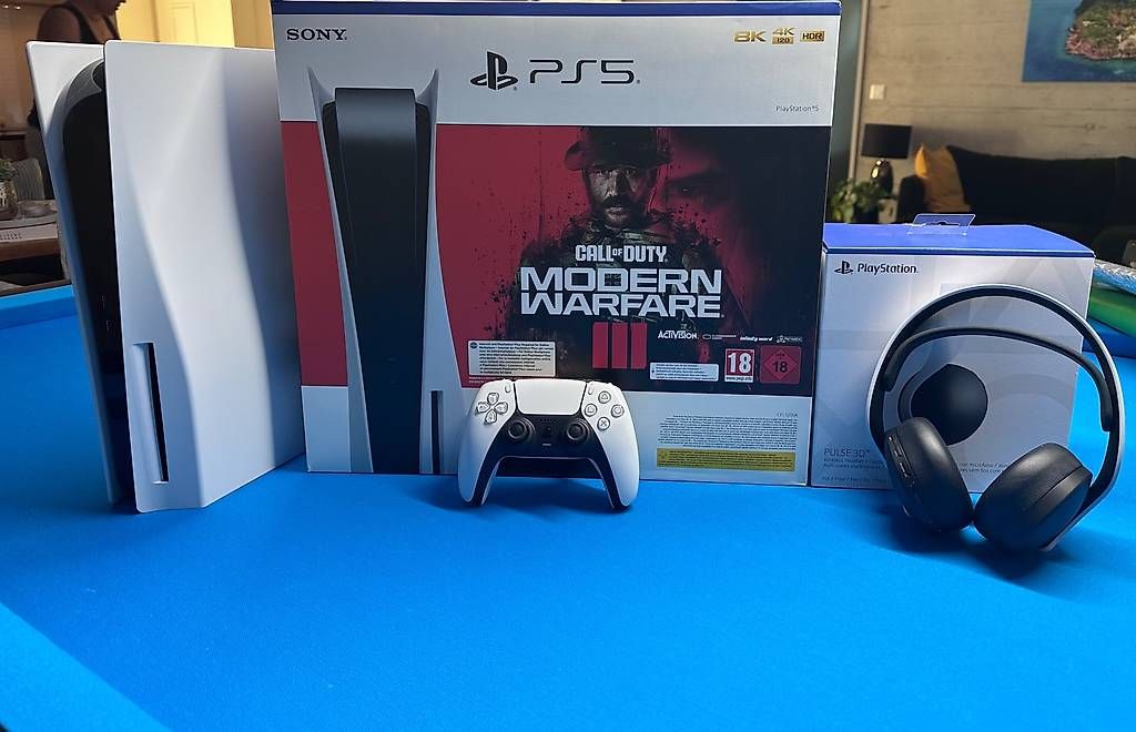 Cuffie: Sony Playstation 5 Disc Version + Pulse 3D Headset wie Neu – Usato da Utzenstorf venduto da Ilena01