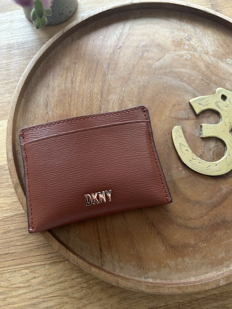 DKNY Portamonete: Kartenetui DKNY – Usato da Meilen venduto da NHirs96