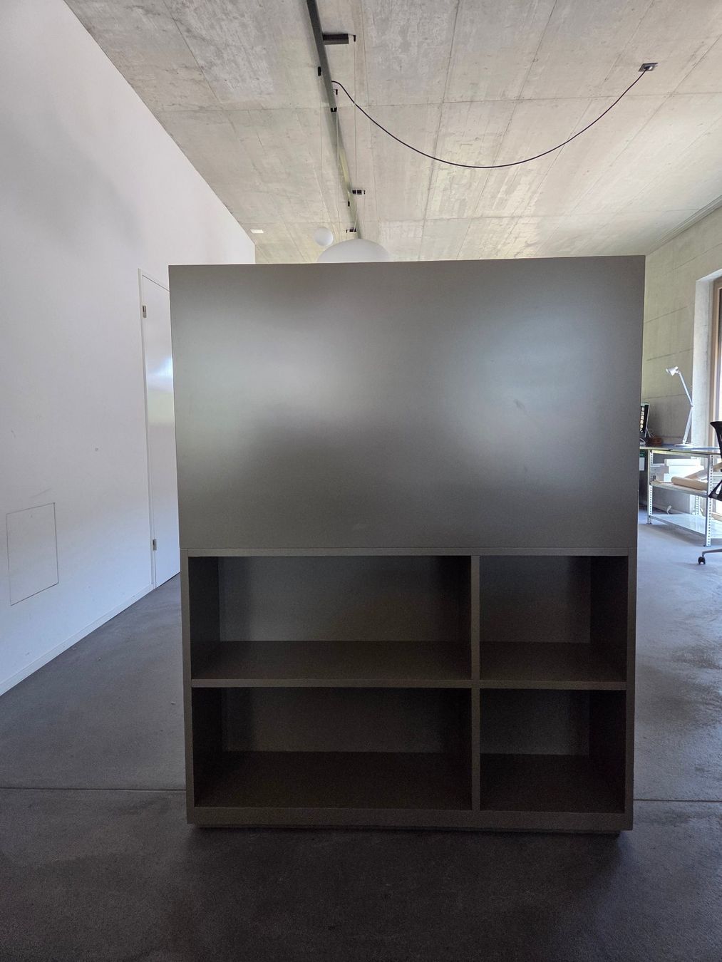 Regale: Büroregal aus MDF gespritzt – Gebraucht aus Zürich von mdo_6fw2 2