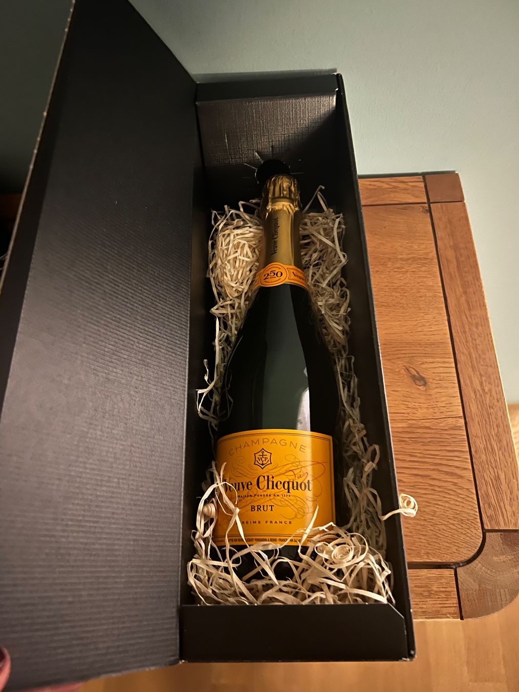 Veuve Clicquot Bevande alcoliche: Champagne Veuve Clicquot Brut Label Giftbox, – Nuovo e nell'imballaggio originale da Ebmatingen venduto da dartim