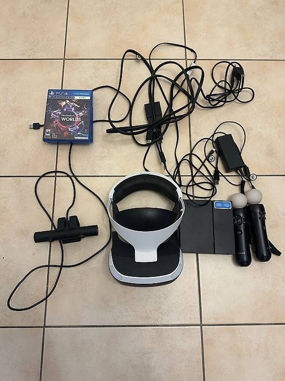 Casco VR: Casque VR PlayStation première génération  – Usato da Boudry venduto da jer_w5ns