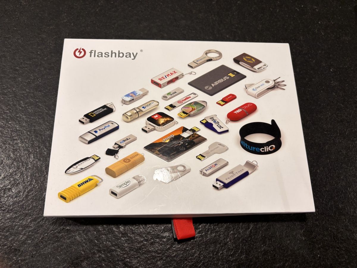 Chiavette USB: Flashbay USB Stick Musterbox mit diversen Modellen neu – Nuovo (secondo la descrizione) da Burgdorf venduto da neB_nimaj34