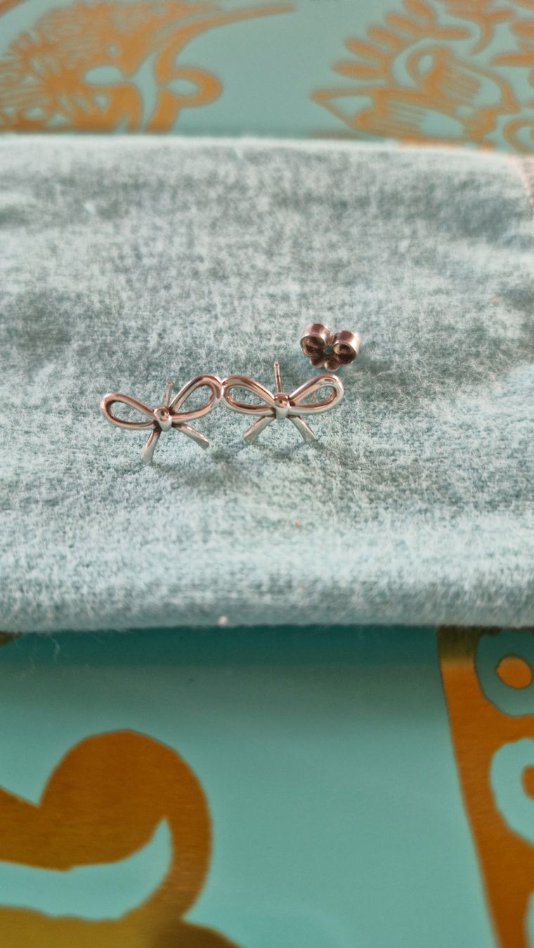 Tiffany & Co. Ohrringe & -stecker: Tiffany & Co. Bow Ohrstecker 925 AG – Gebraucht aus Forch von nadinepalermo 2
