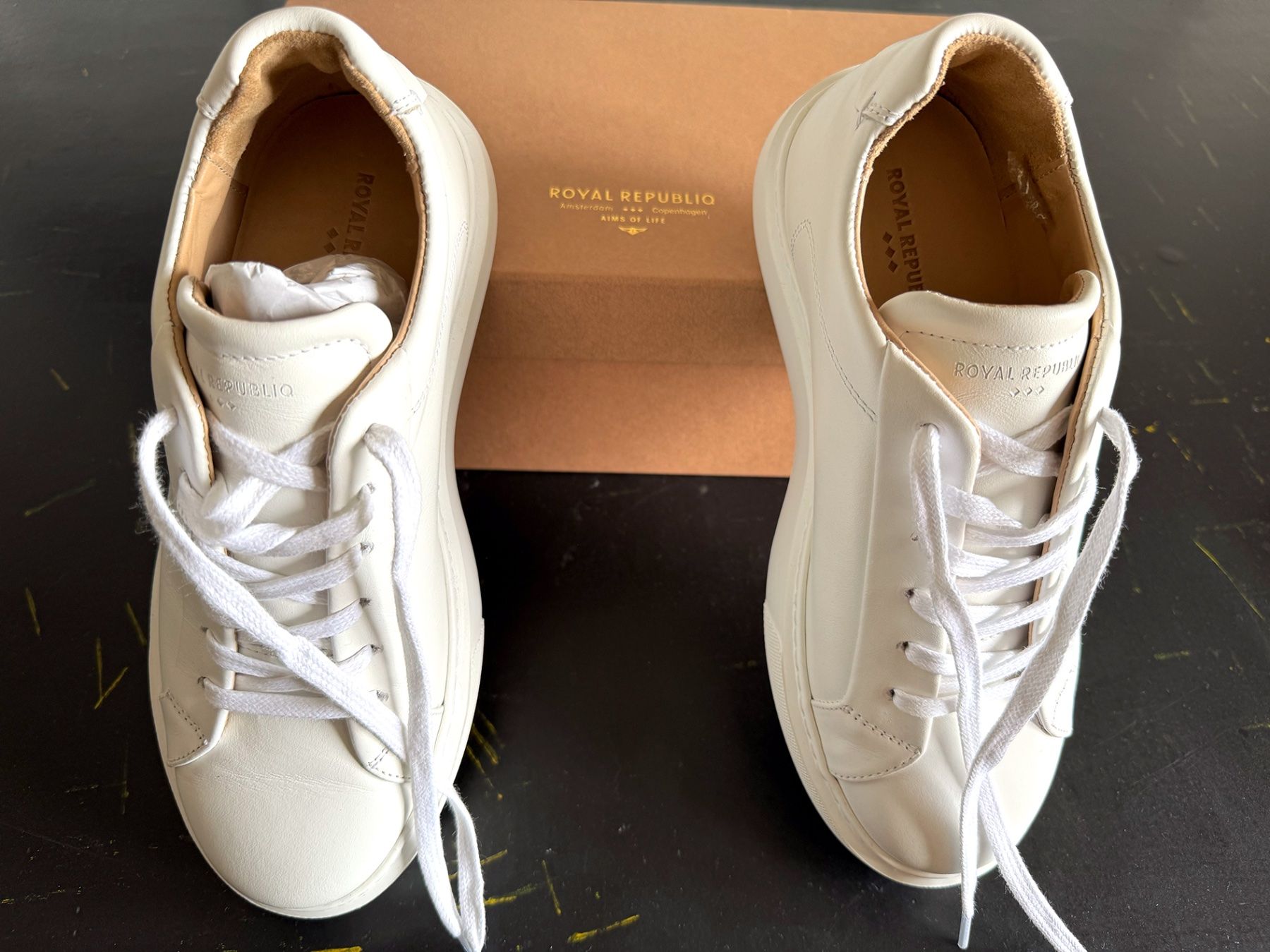 Scarpe da donna: Ledersneaker Damen NEU – Nuovo e nell'imballaggio originale da Zürich venduto da Supetar