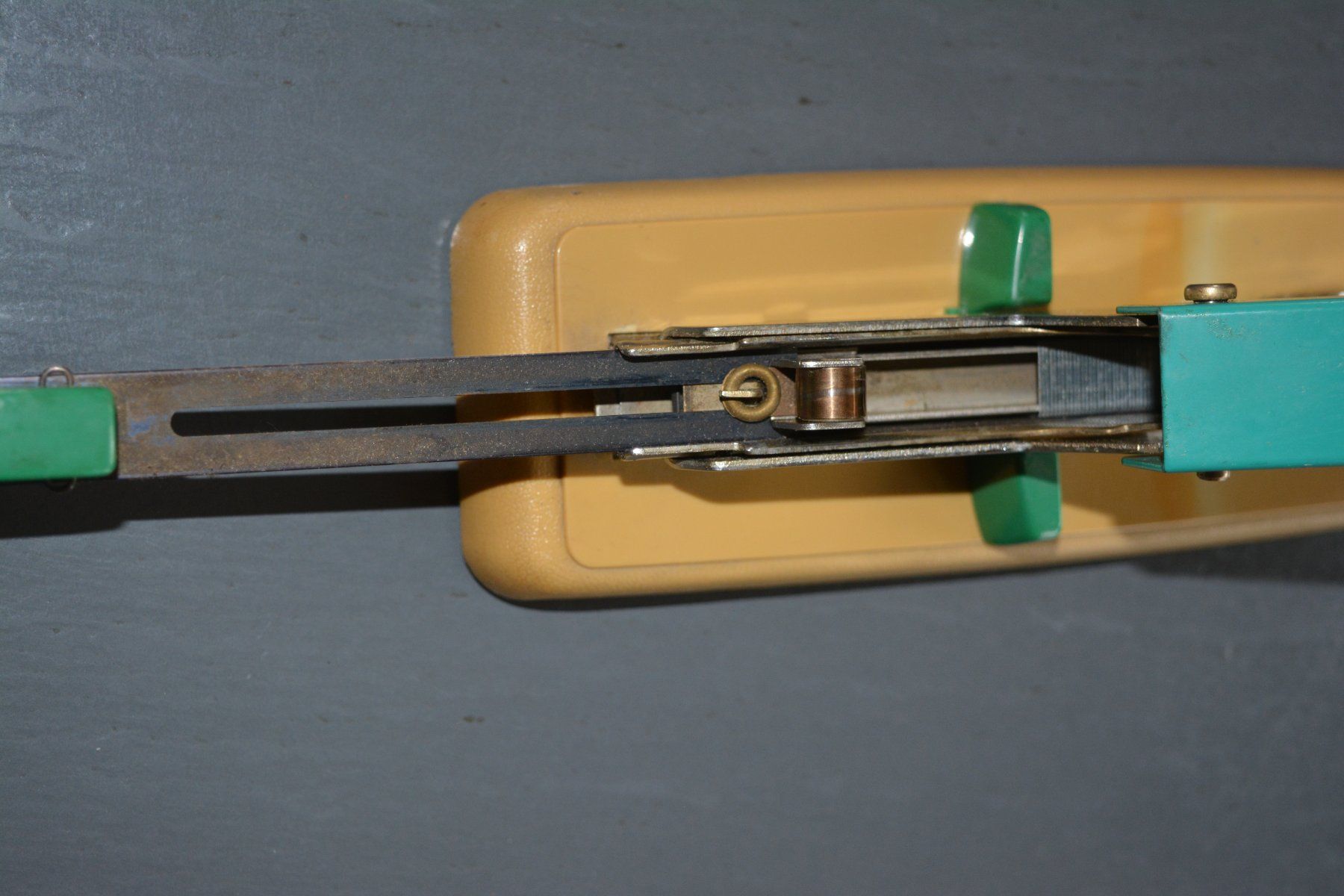 Macchine rilegatrici: VINTAGE HEFTER  BOSTITCH HD-30 – Usato da Weissbad venduto da Usw63 5