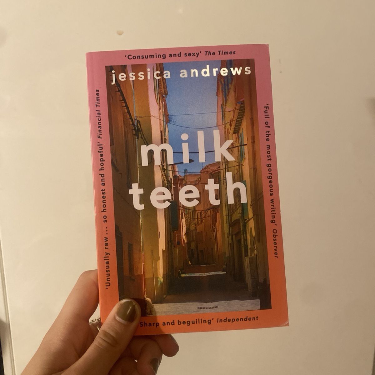 Bücher: milk teeth, jessica andrews – Gebraucht aus Zürich von chind