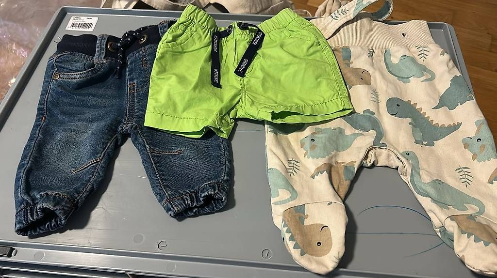 Lotti & Set di vestiti: Sehr gut erhaltene Kinderkleider Grösse 56 – Usato da Wangen SZ venduto da ger_w2mv 1