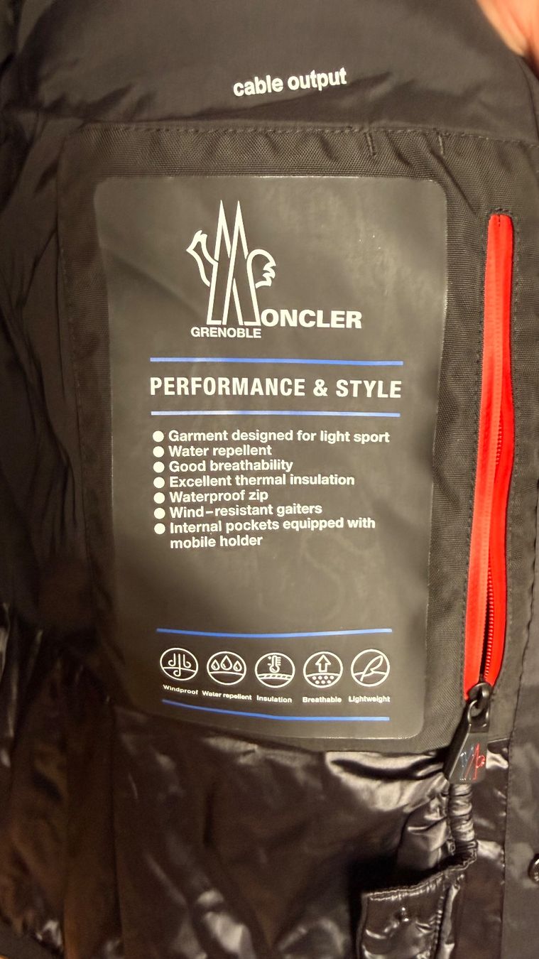 Moncler Giacche: Moncler Grenoble Lamoura – Nuovo (secondo la descrizione) da Burgdorf venduto da ime_f9f6 4