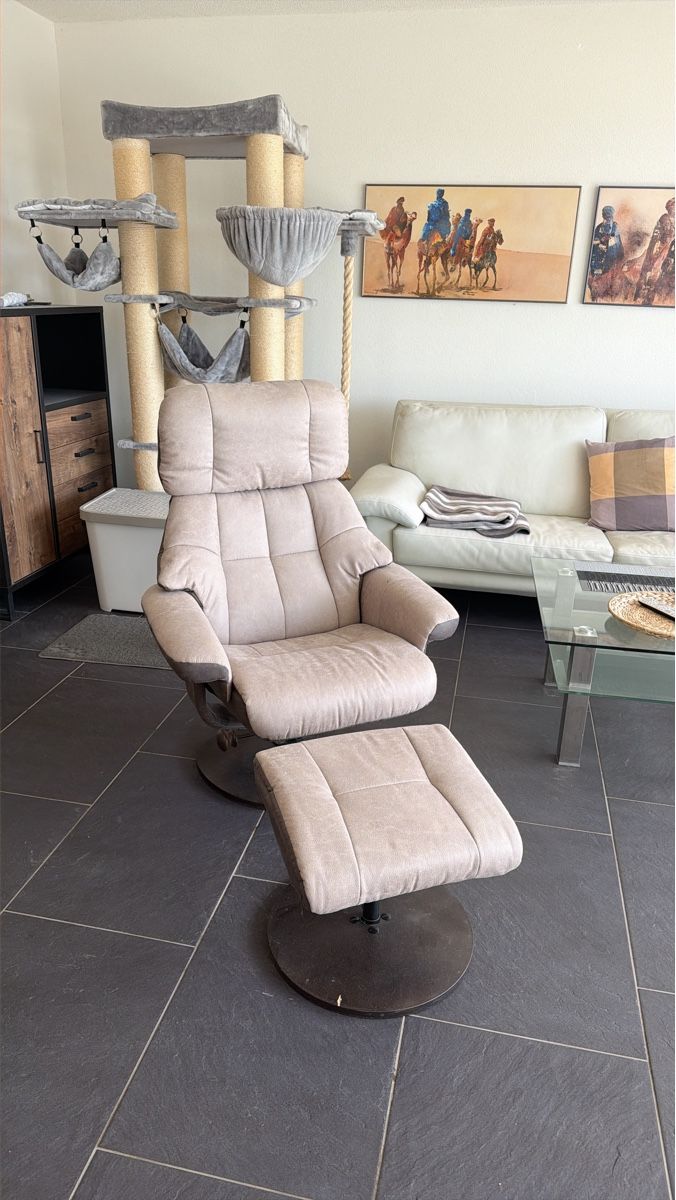Poltrone: BEQUEMER     RELAXSESSEL    MIT     FUSSHOCKER – Usato da Wetzikon ZH venduto da philippe_22