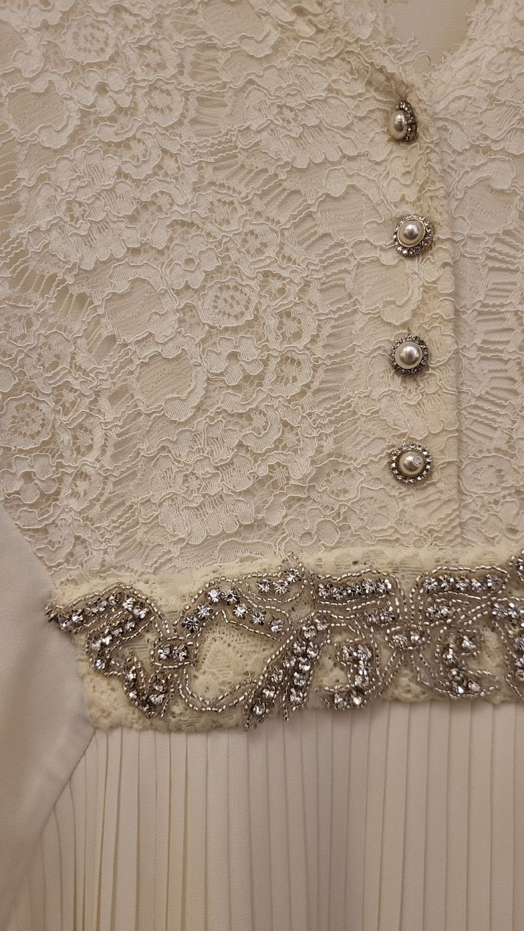 Vestiti: Ted Baker Tailored Wedding Dress Size 2 – Usato da Zürich venduto da tkind 1