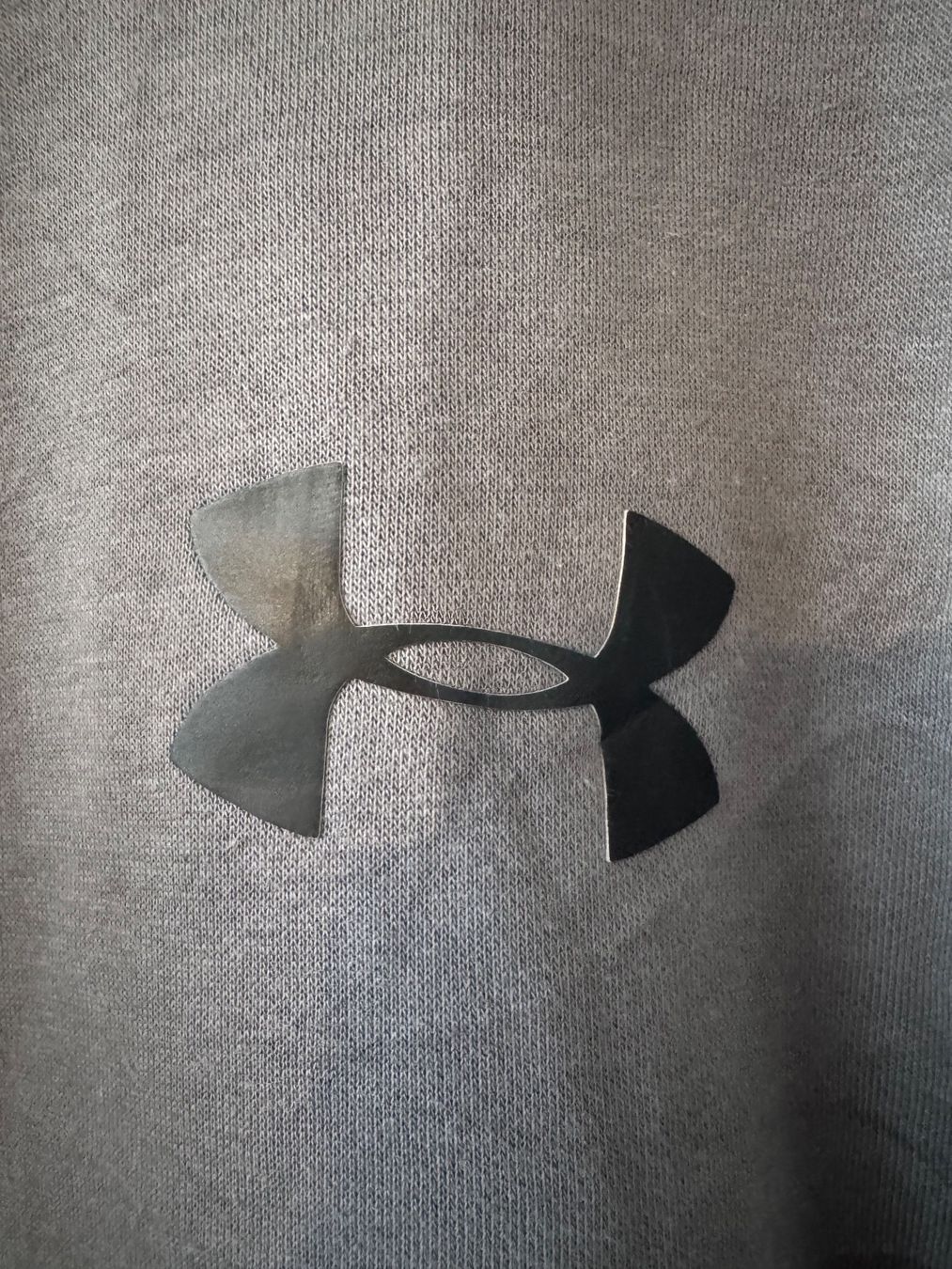 Under Armour Maglioni & Felpe: Under Armour hoodie pullover MEN L – Usato da Neuchâtel venduto da _Easy_to_Find_ 1