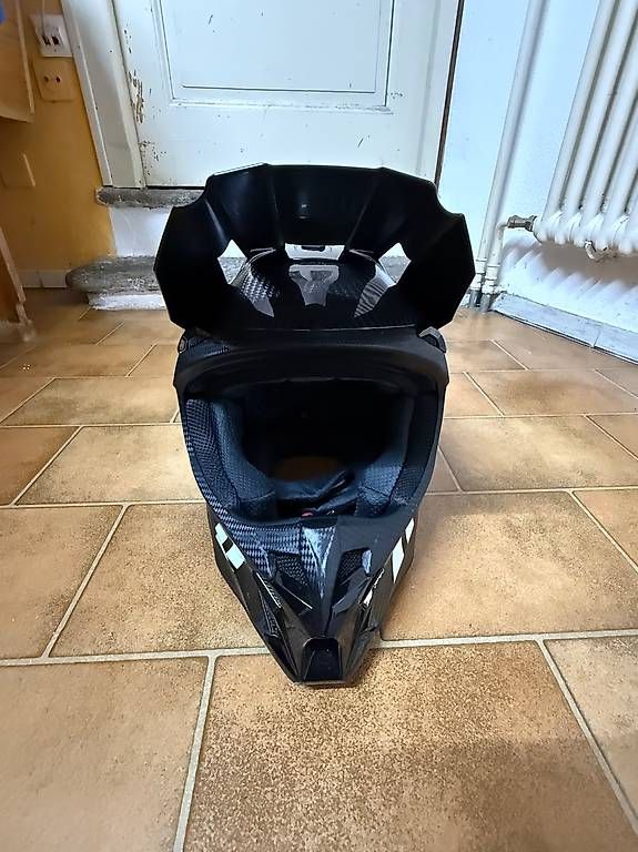 Caschi & visiere: Casco One Industries X-197 – Usato da Breno venduto da tol_bt2y 1