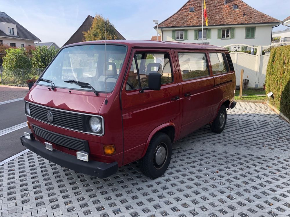 Schöner T3 Bus mit 2 Schiebetüren