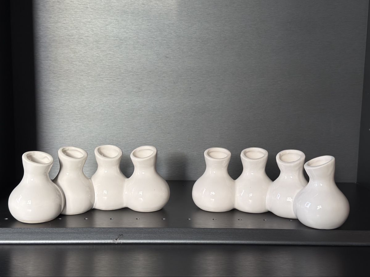 Vasi & Recipienti: Zwei originelle Blumenvasen – Usato da Thunstetten venduto da AffolterR