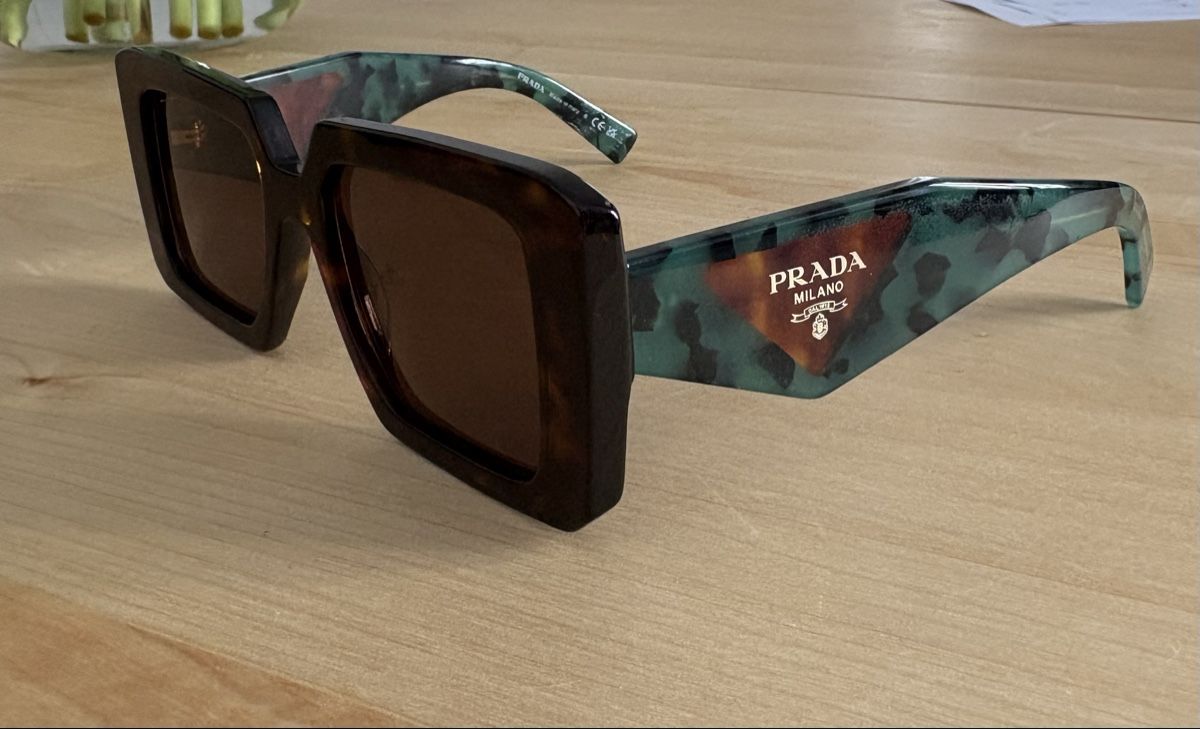 Prada Occhiali & Lenti: Prada Sunglasses – Usato da Zürich venduto da Mm2A
