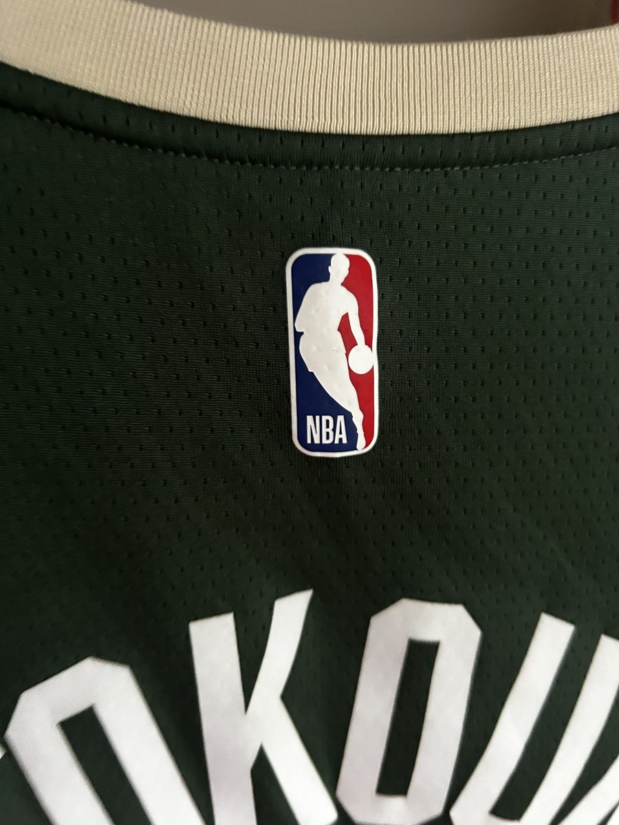 Nike Canottiere & Pantaloni: Milwaukee NBA Shirt L – Usato da Bülach venduto da silk1881 2
