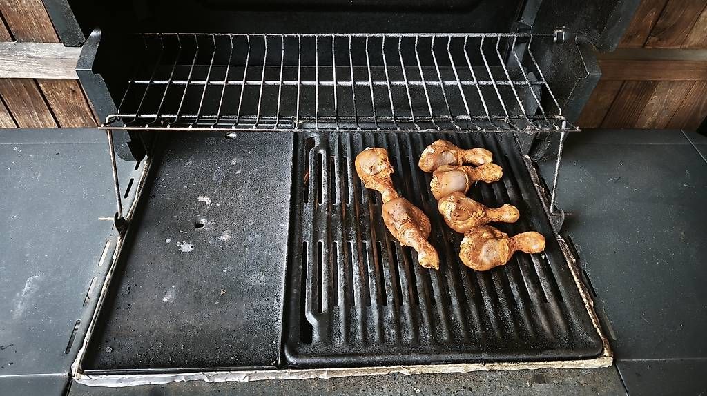 Griglie: Campingaz Gasgrill mit 2 Gasflaschen – Usato da Solothurn venduto da Uherbert 4