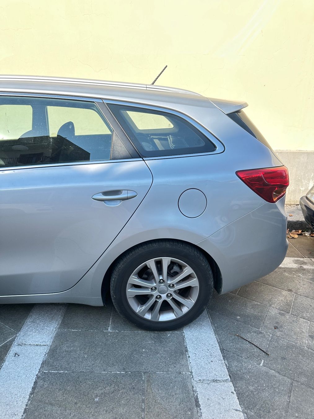Kia Automobili: Frisch MFK | Kia Ceed 1.6 Sportwagon – Usato da Zürich venduto da Isabella_22 8