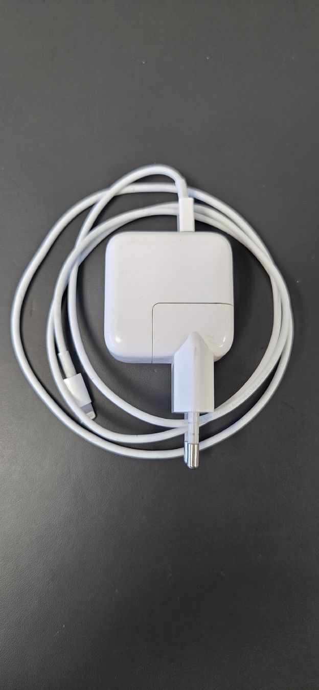 Apple Tablettes PC: Ipad air 16GB – D'occasion à Cernier / par car_5rm5 5